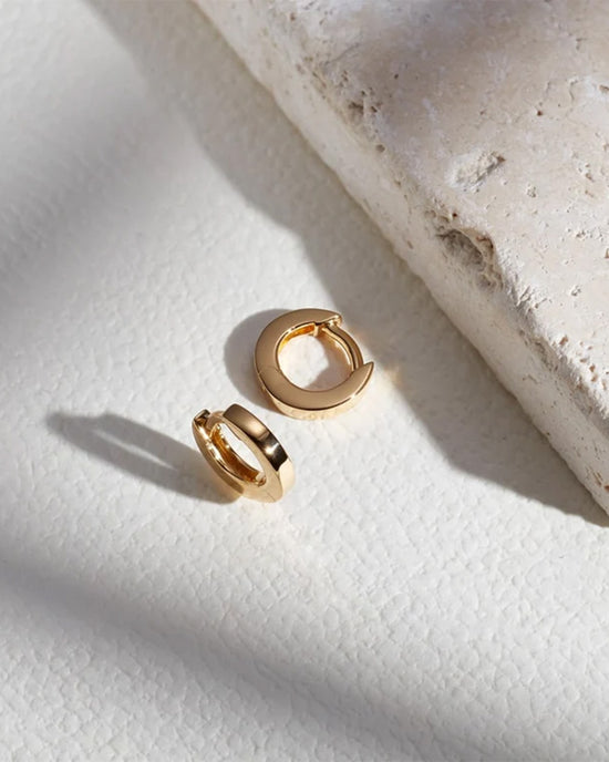 Gold Stilla Mini Huggie Earrings