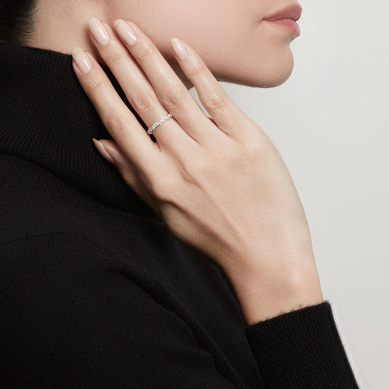 Solid White Gold Interstellar Linia Diamond Ring