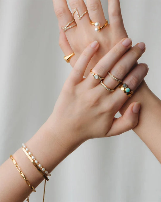 Solid Gold Interstellar Linia Diamond Ring