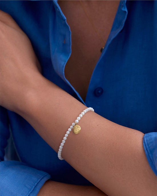 Mother of Pearl Gold Tiny Star Locket Bracelet