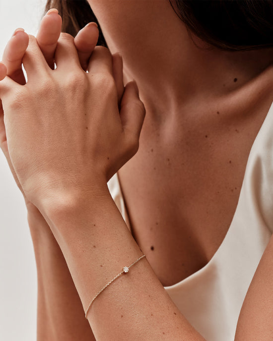 Solid Gold Round Solitaire Bracelet