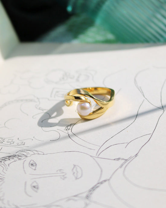 Gold Floe Pearl Ring
