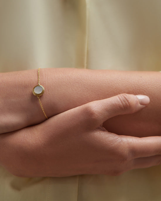 Gold Stilla Mother of Pearl Locket Bracelet