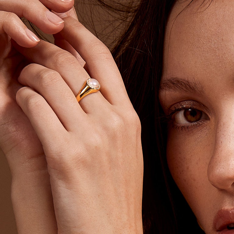 Biography Pearl and Sapphire Ring in Yellow Gold Vermeil