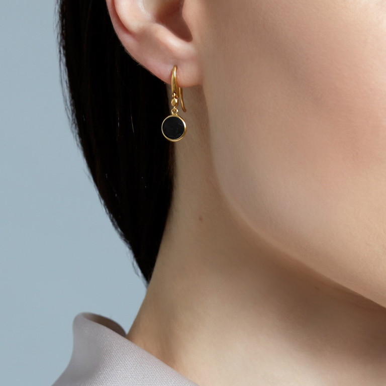 Mini Black Onyx Round Stilla Earrings in Yellow Gold Vermeil