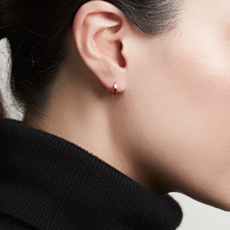 Mini Stilla Single Hoop Earring