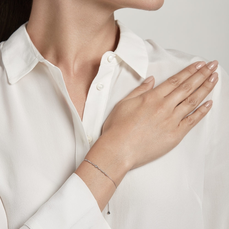Mini Icon Nova Diamond Bracelet in White Gold 
