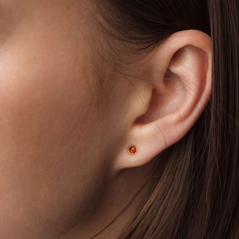 Mini Stilla Garnet Stud Earrings