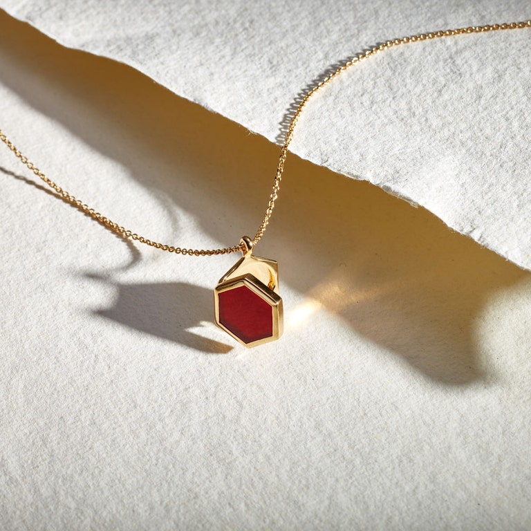 Deco Red Agate Slice Locket Necklace in yellow gold vermeil