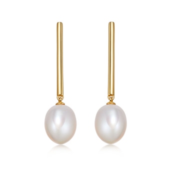 Biography Pearl Drop Studs in Yellow Gold Vermeil