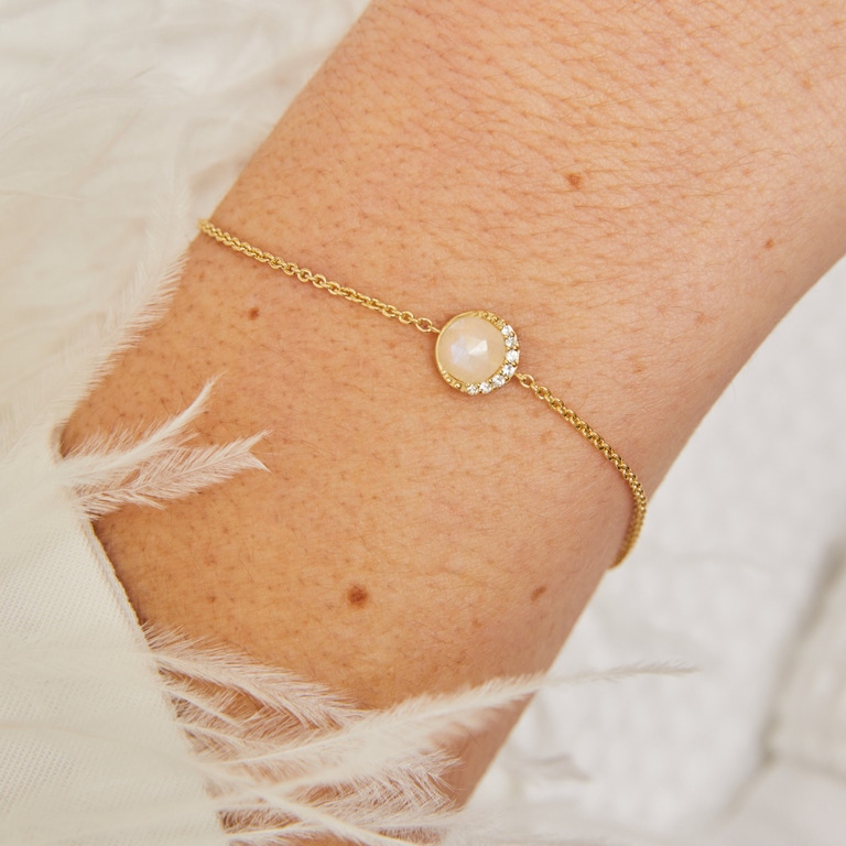 Gold Luna Moonstone Bracelet