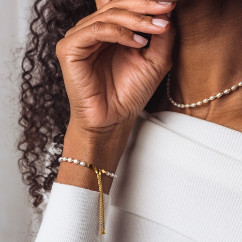 White Pearl Kula Bracelet in Yellow Gold Vermeil