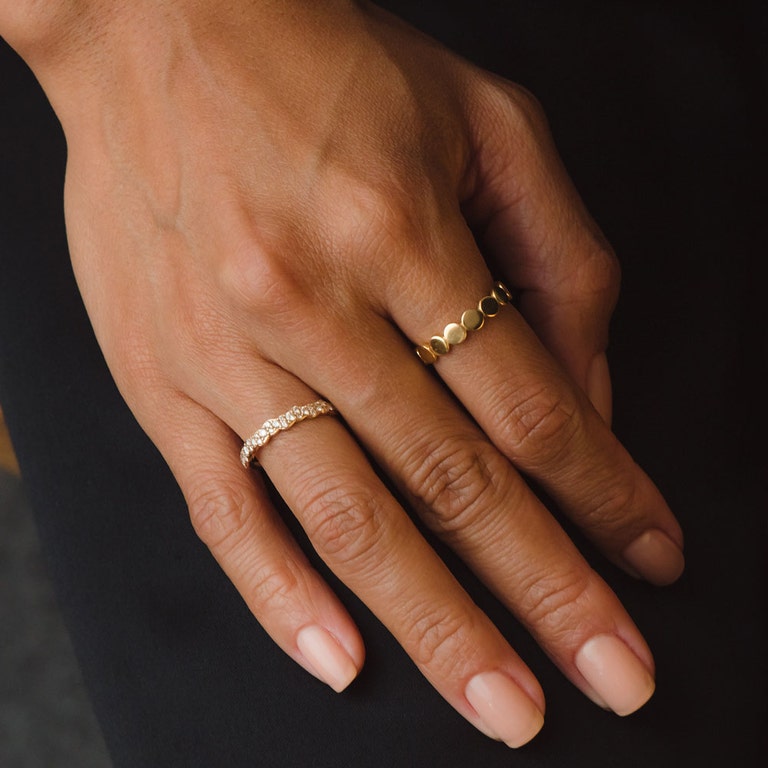 Solid Gold Interstellar Linia Natural Diamond Ring