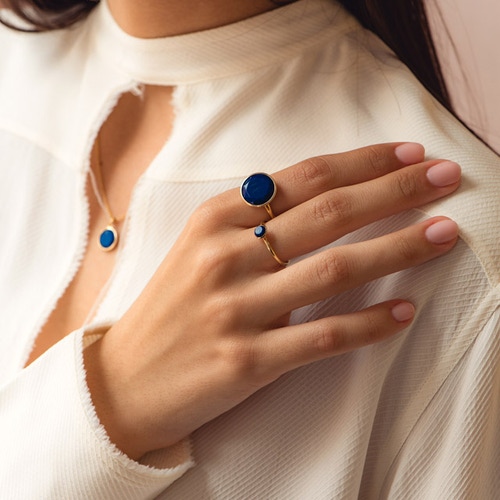 Round Stilla Lapis Lazuli Pendant Necklace in Yellow Gold Vermeil
