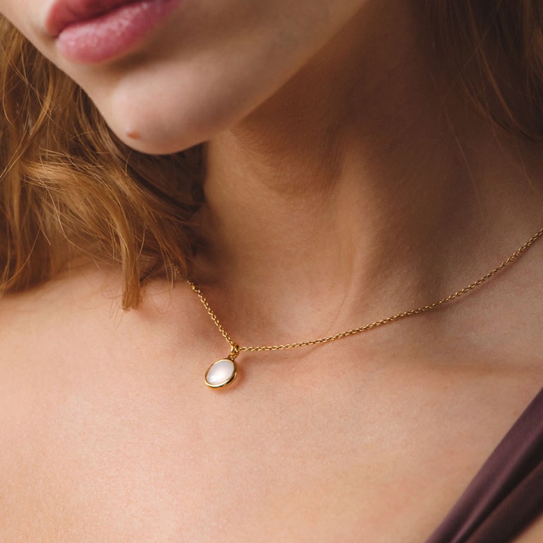 Gold Stilla Moonstone Pendant Necklace