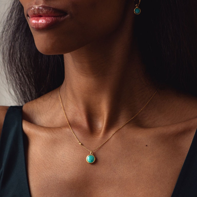 Round Stilla Amazonite Pendant Necklace in Yellow Gold Vermeil