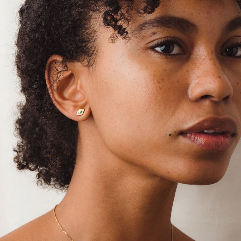 Mini Evil Eye Biography Stud Earrings in Yellow Gold Vermeil