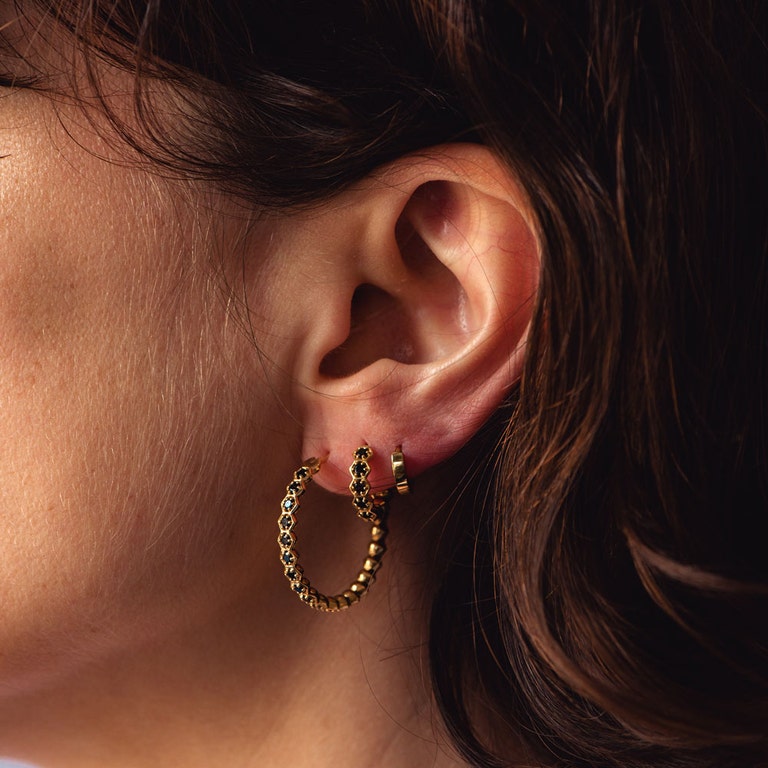 Huggie Stilla Hoop Earrings in Yellow Gold Vermeil