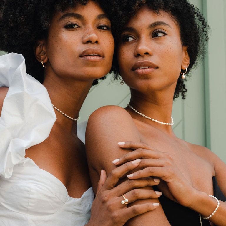 silver pearl jewellery with silver pearl choker and silver pearl hoop earrings