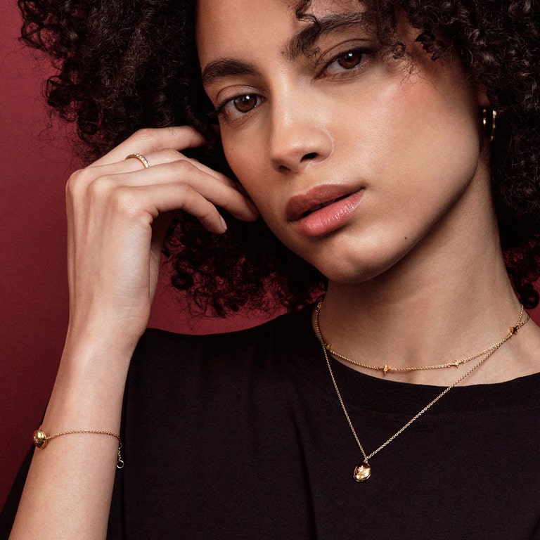 Mini Biography Oval Locket necklace IN YELLOW GOLD VERMEIL