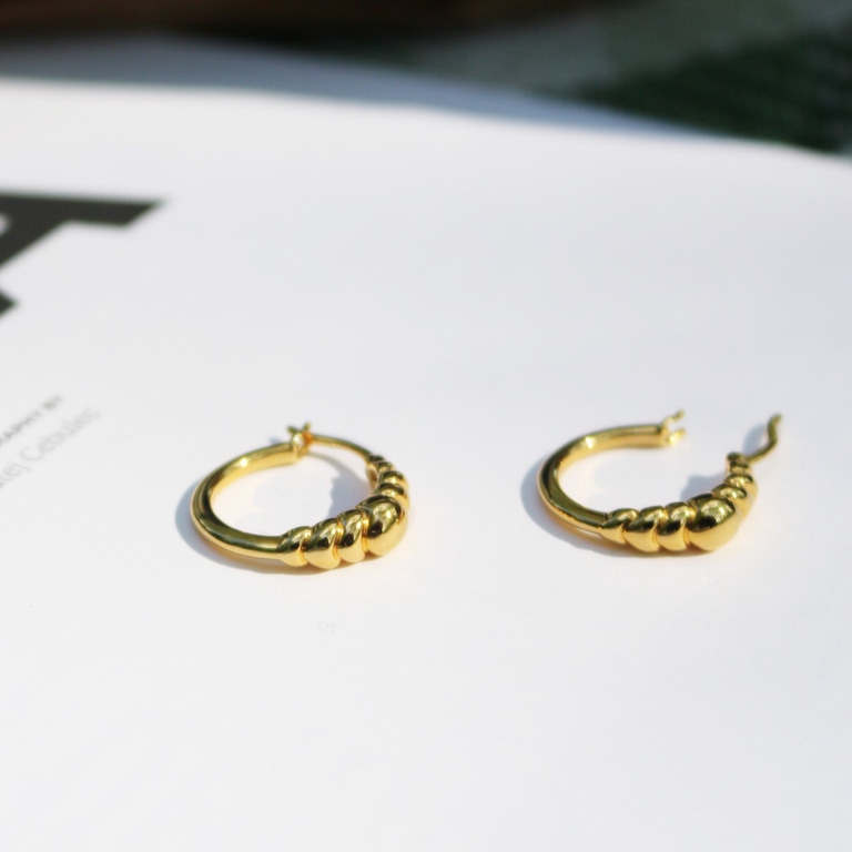 Gold Aurora Bold Hoop Earrings | Astley Clarke