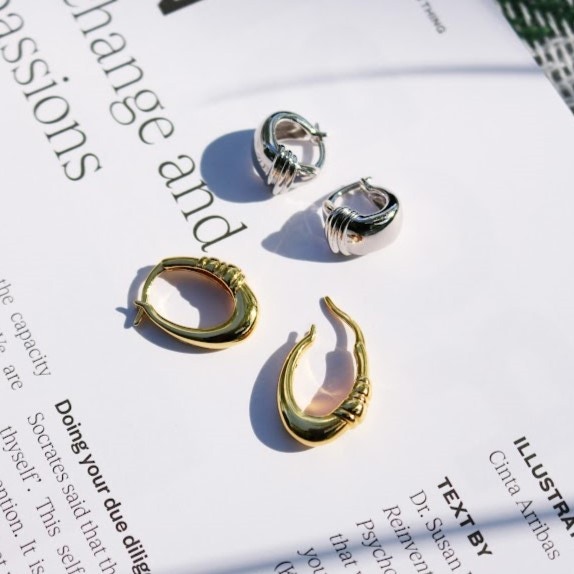 Gold Aurora Oval Hoop Earrings | Astley Clarke