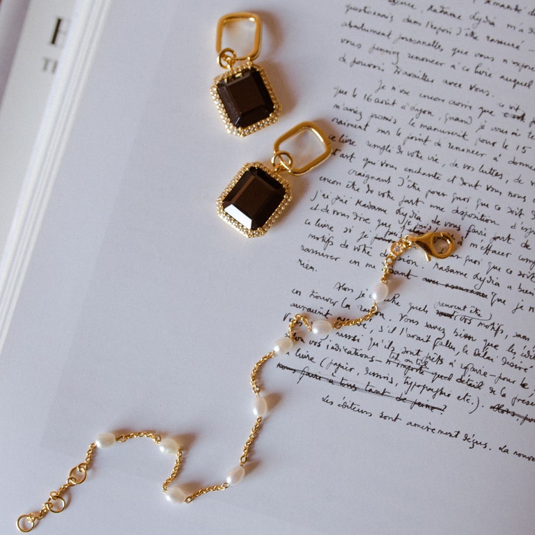 Pearl Biography Chain Bracelet in Yellow Gold Vermeil | Astley Clarke