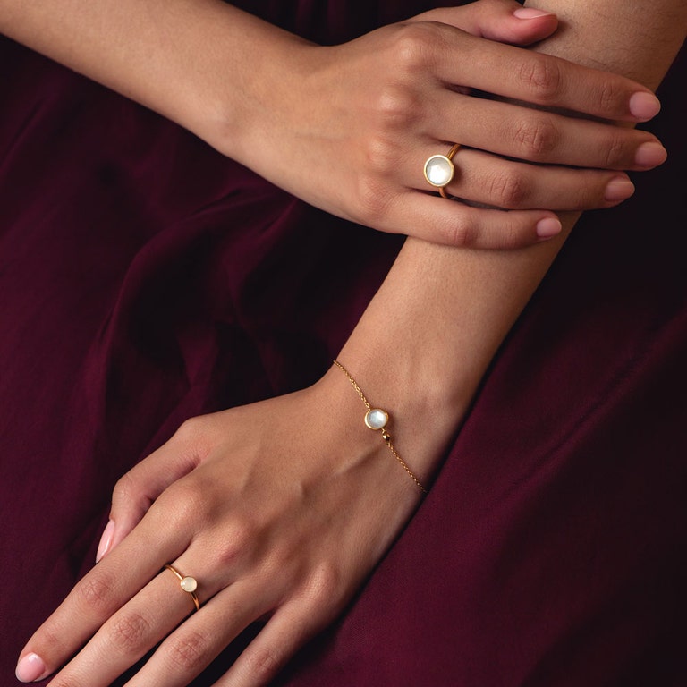 Gold Stilla Large Moonstone Ring 