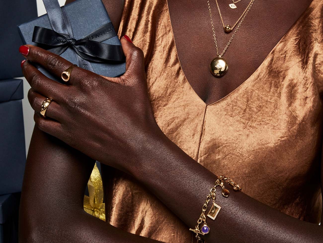 THE ULTIMATE GIFT GUIDE