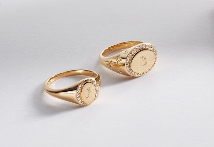 ENGRAVED YELLOW GOLD SIGNET RING
