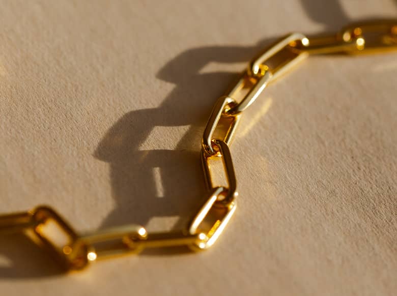 Gold chain necklace