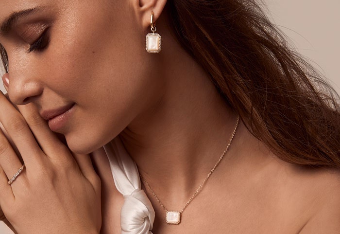 mother of pearl earrings and mother of pearl necklace